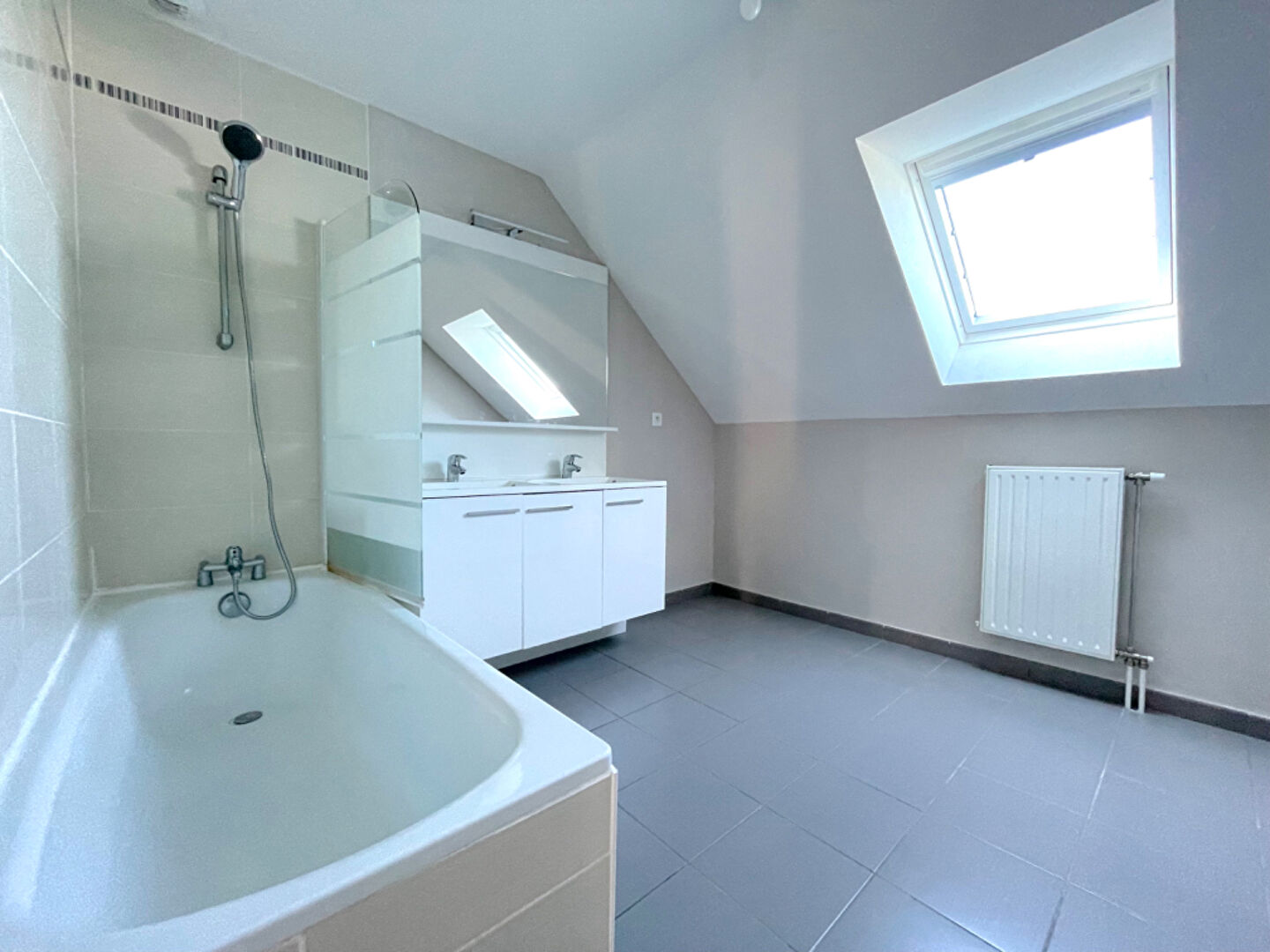 Photo Idéal première acquisition, Plogonnec maison T5 image 5/6