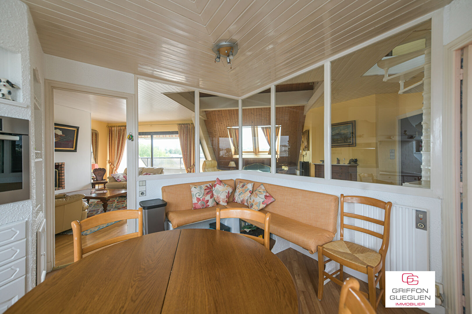 Photo Quimper centre ville, authentique duplex de 162m² habitable avec ascenseur. image 2/6