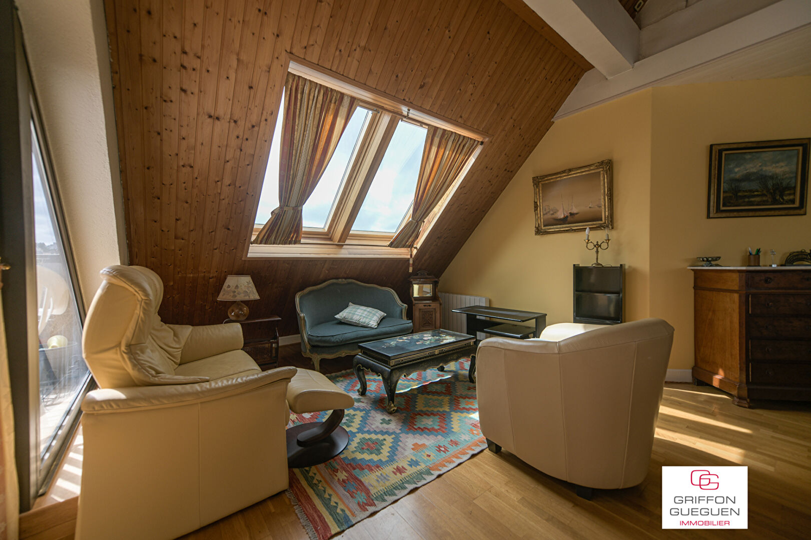 Photo Quimper centre ville, authentique duplex de 162m² habitable avec ascenseur. image 4/6