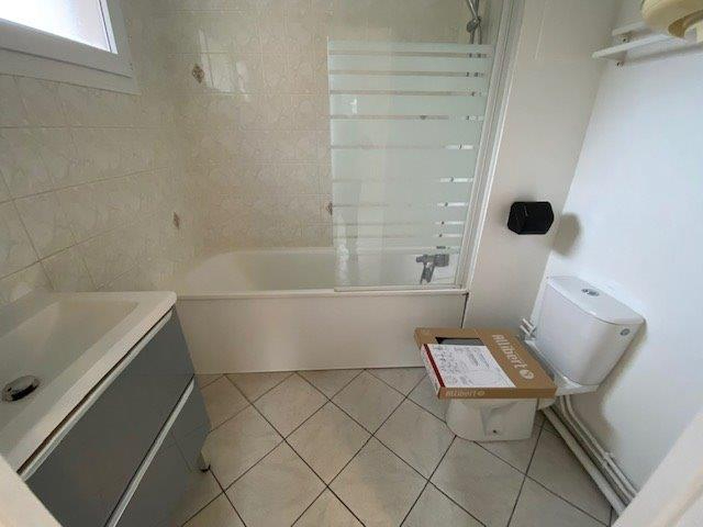 Photo Appartement Epernon 1 pièce(s) 26 m2 image 2/5