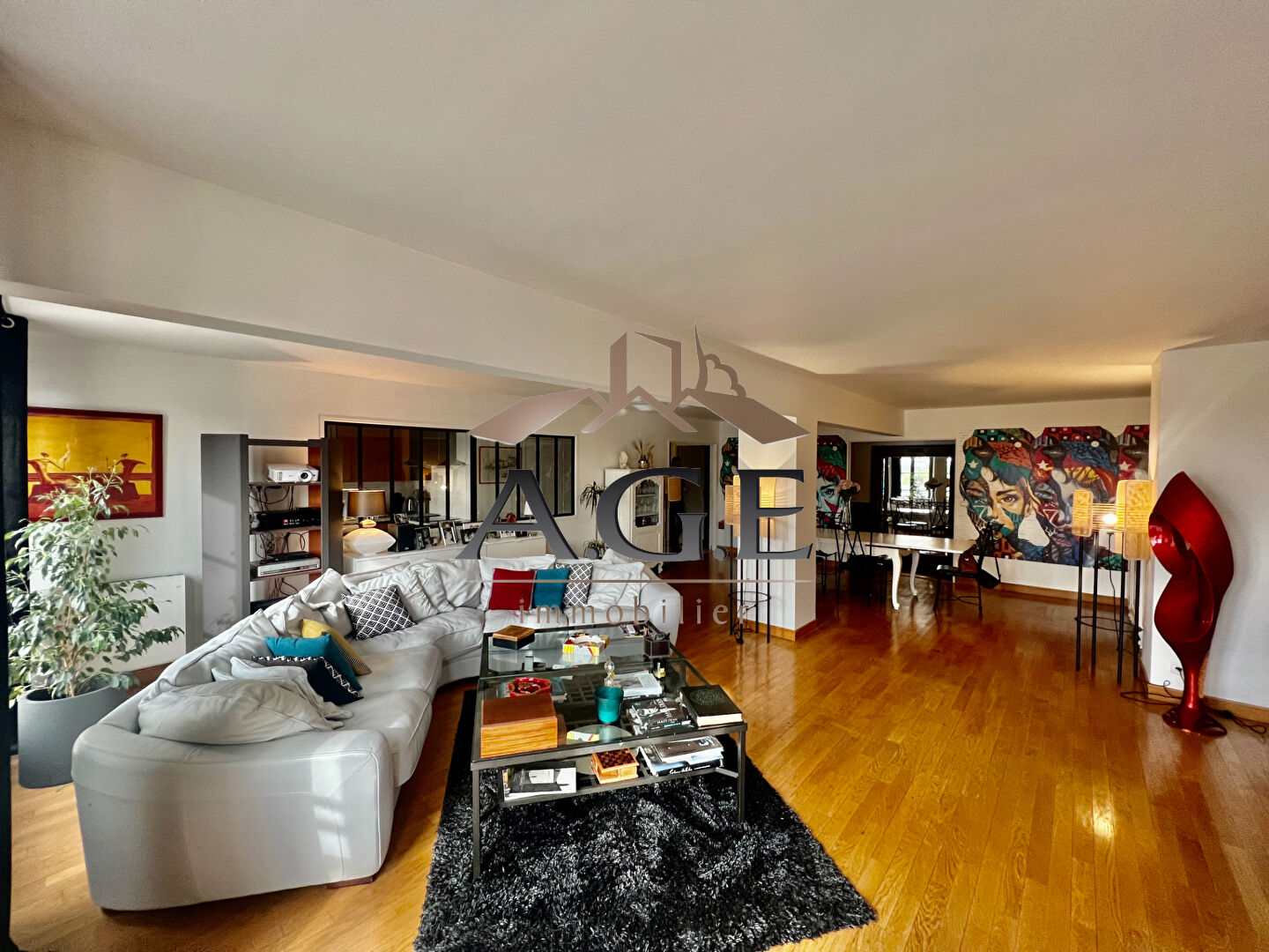 Photo EPERNON  LOFT: 6 pièces 180 m2 image 1/6