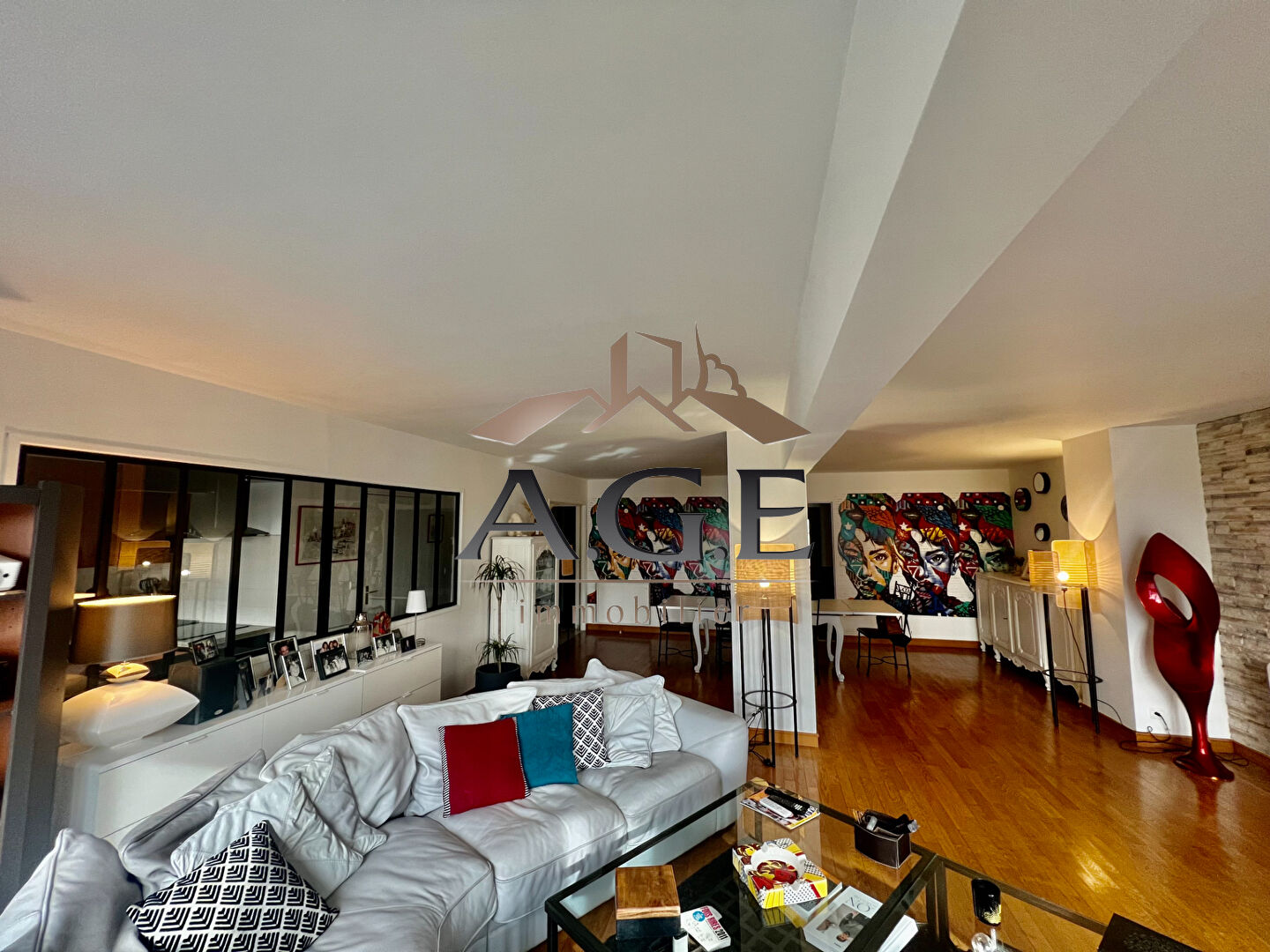 Photo EPERNON  LOFT: 6 pièces 180 m2 image 3/6