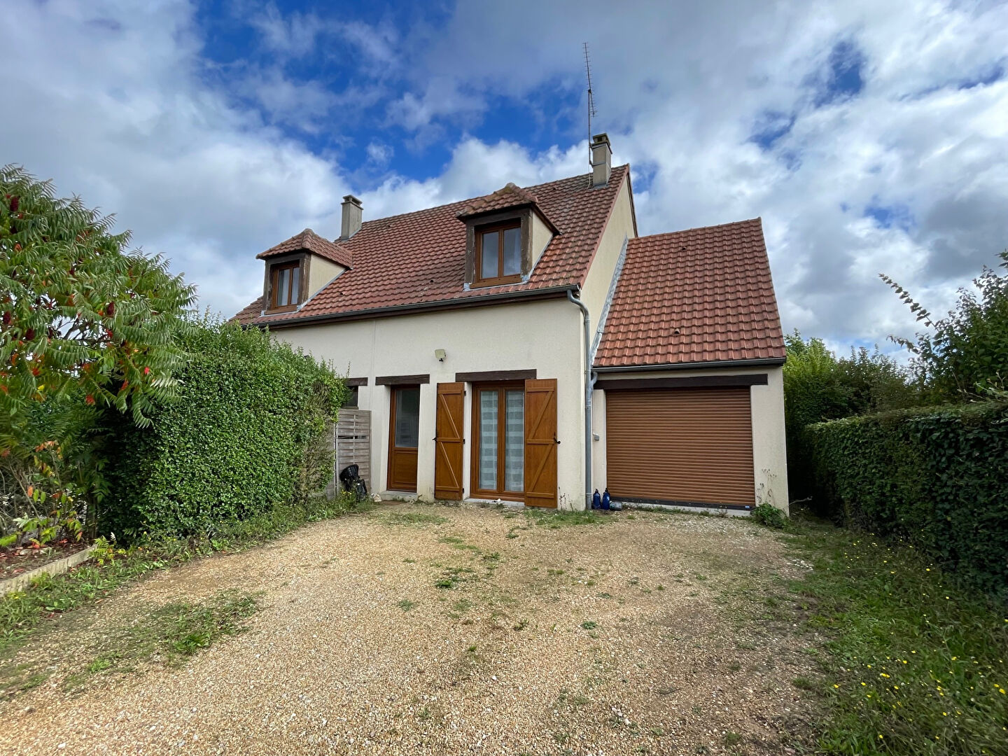Maison Maintenon  (Pour investisseur)  6 pièce(s) 115.98 m2