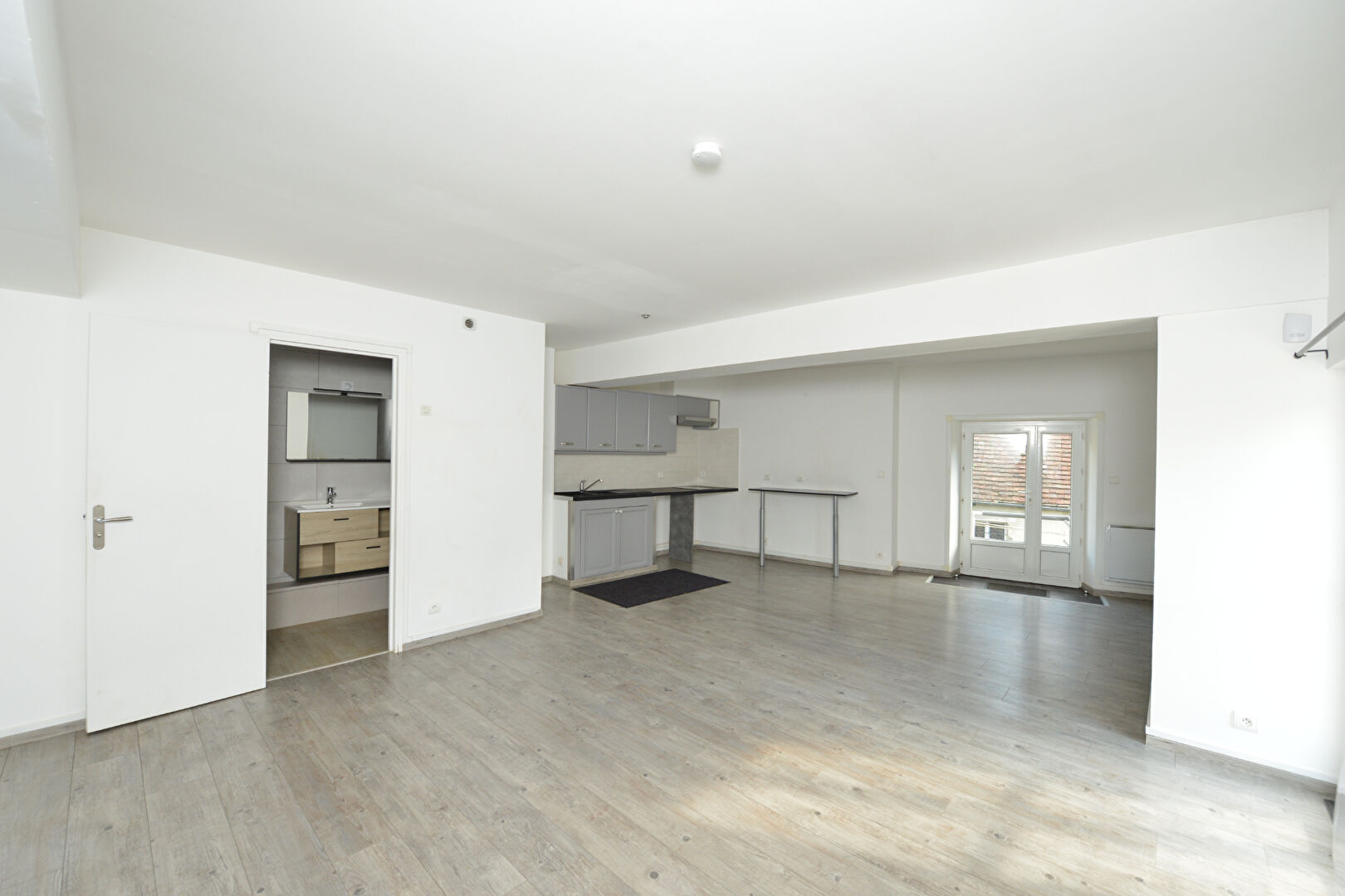 Photo MAINTENON CENTRE APPARTEMENT F2 image 2/6