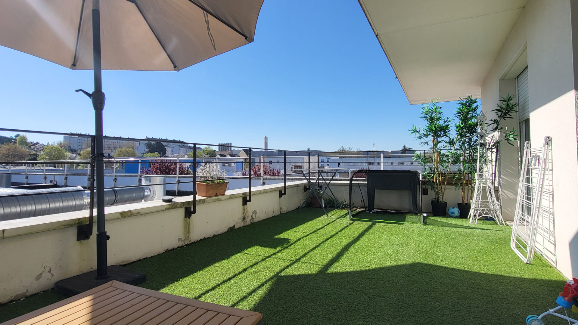 Photo EPERNON Appartement  76.05 m², TERRASSES + PLACE DE PARKING ET BOX image 1/6