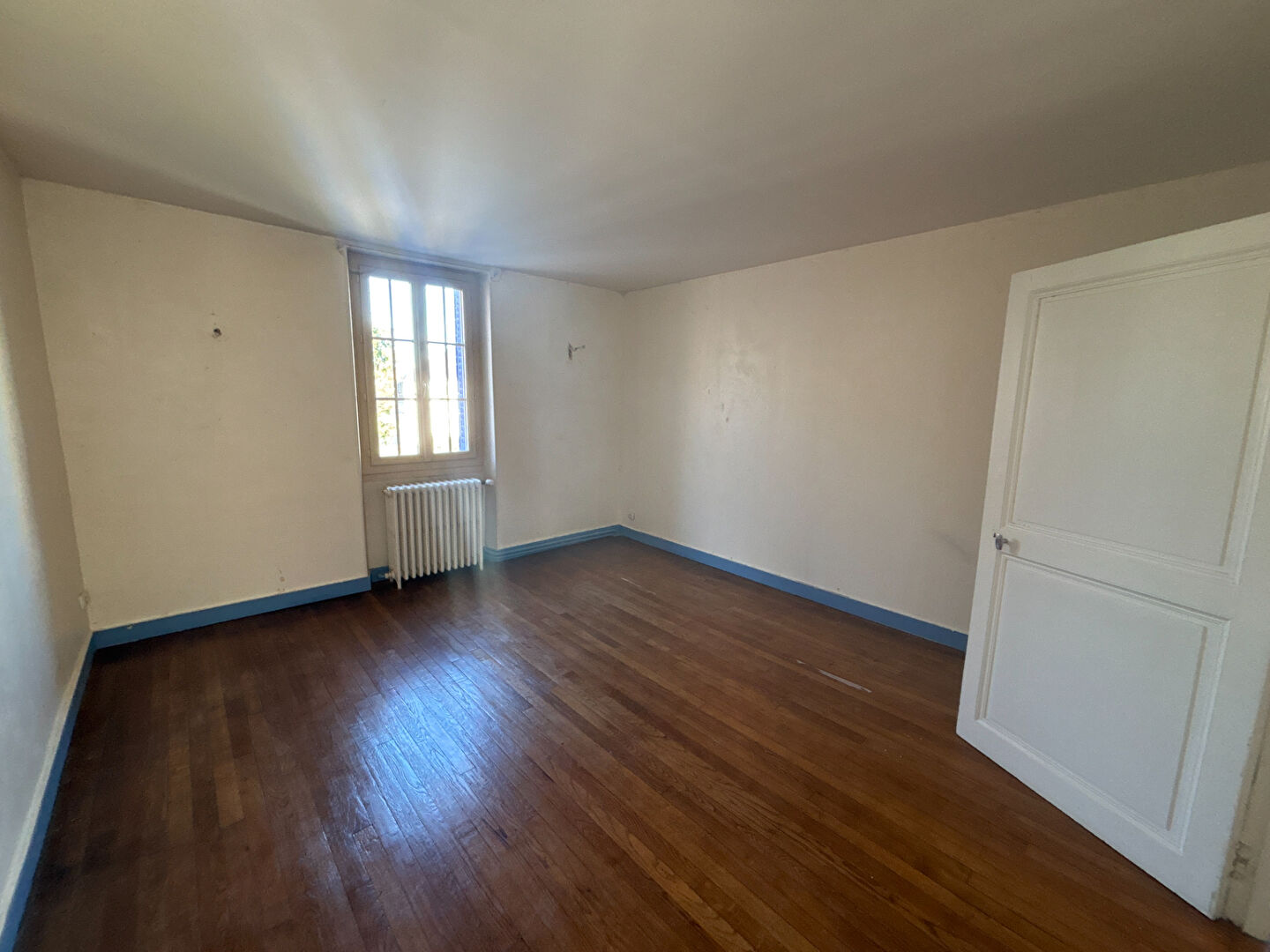 Photo NOGENT LE ROI CENTRE VILLE - PROPRIETE ANCIENNE image 6/6