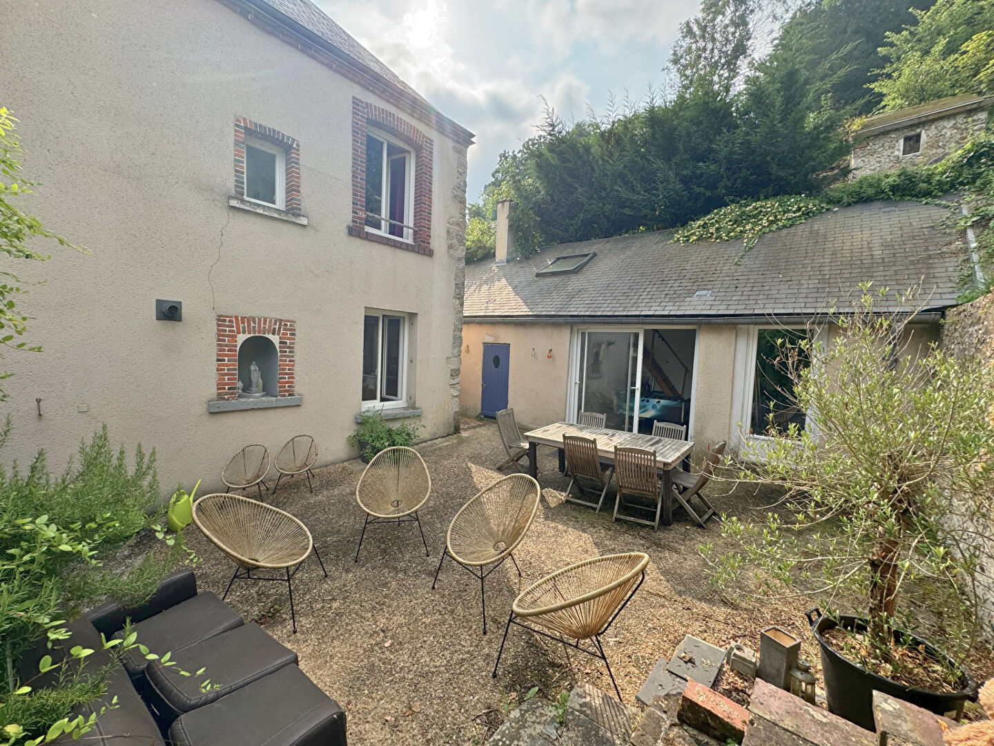 Photo NOGENT LE ROI CENTRE - Charmante maison de ville image 1/6