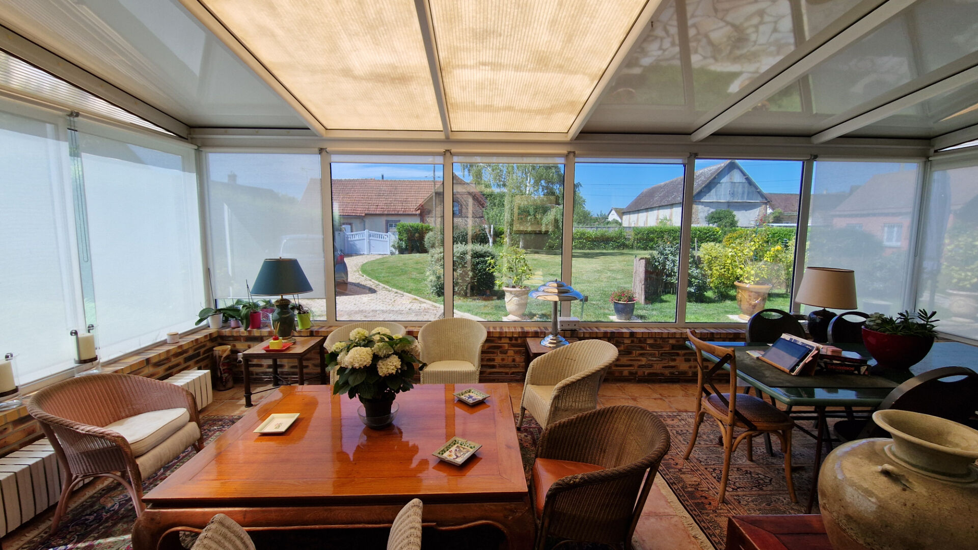 Photo Entre MAINTENON et CHARTRES : Maison Familiale traditionnelle  de 7 pièces de  209 m² image 2/6