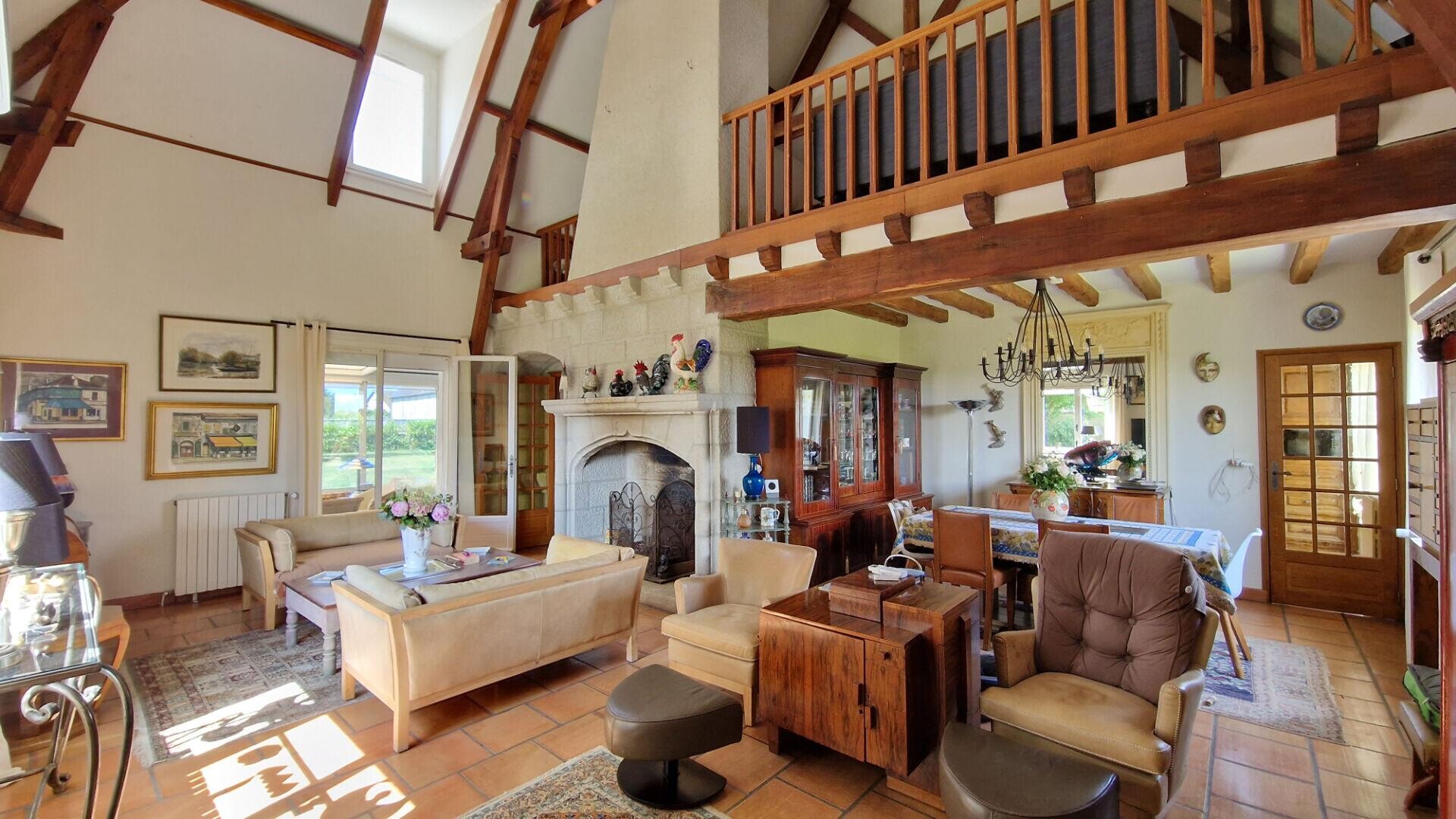 Photo Entre MAINTENON et CHARTRES : Maison Familiale traditionnelle  de 7 pièces de  209 m² image 3/6