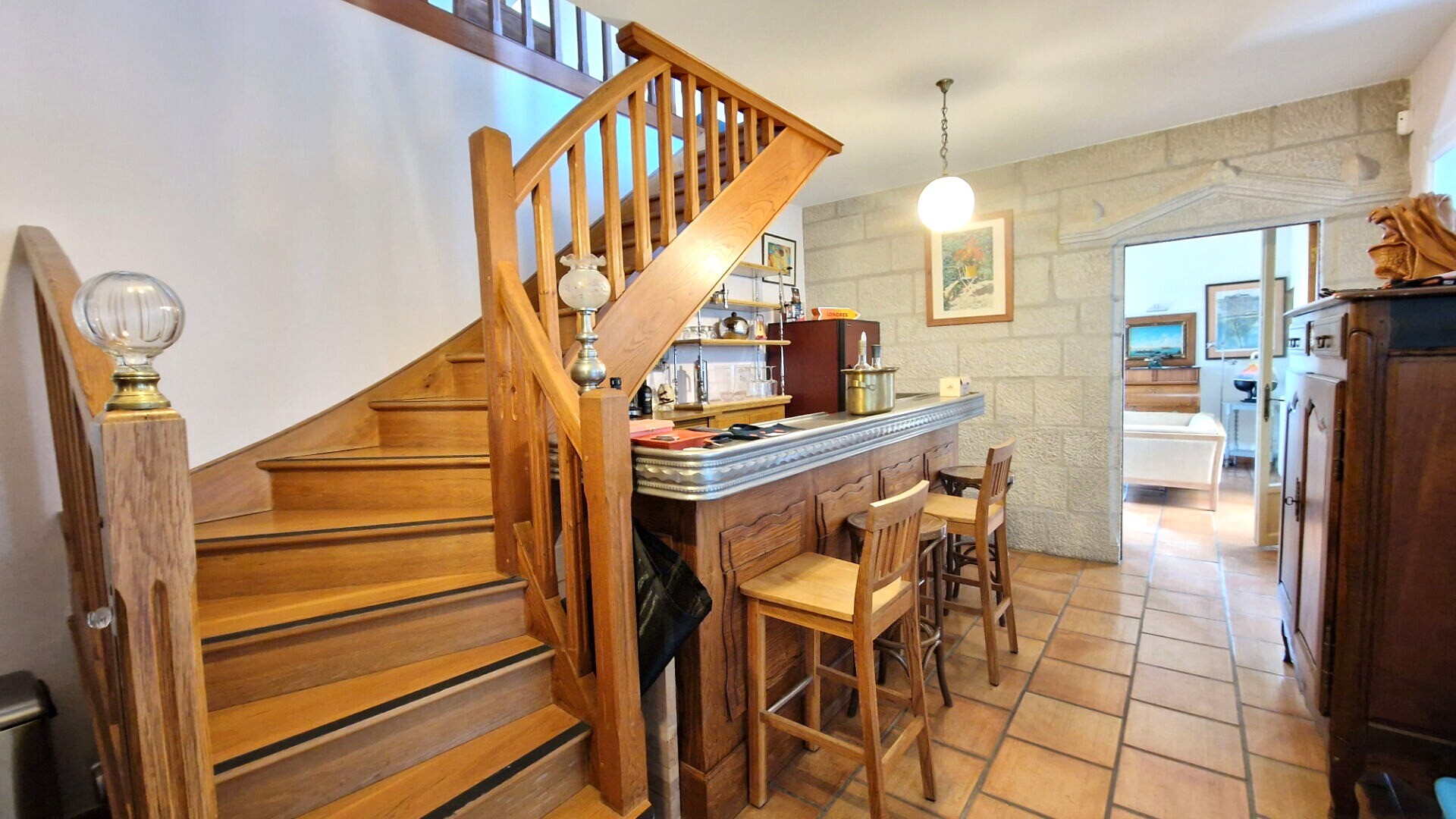 Photo Entre MAINTENON et CHARTRES : Maison Familiale traditionnelle  de 7 pièces de  209 m² image 5/6