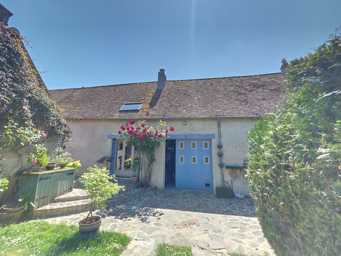 MAISON ENTRE MAINTENON ET CHARTRES