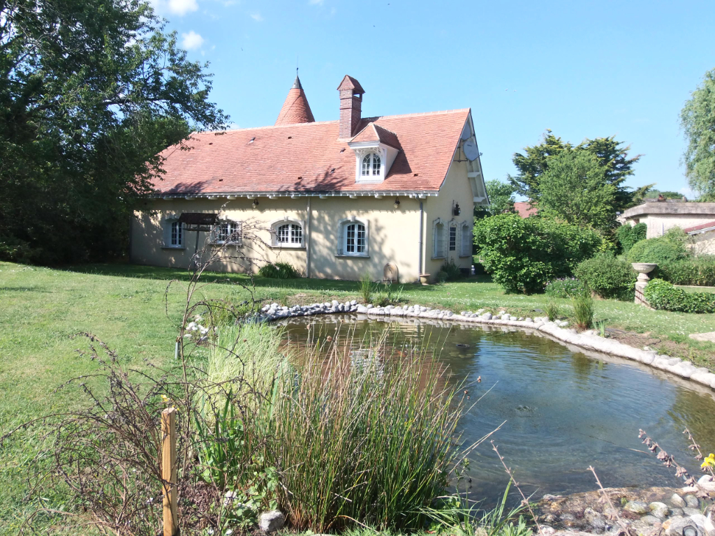 Photo Proche MAINTENON  Maison de Charme sur 2600 m² image 2/6