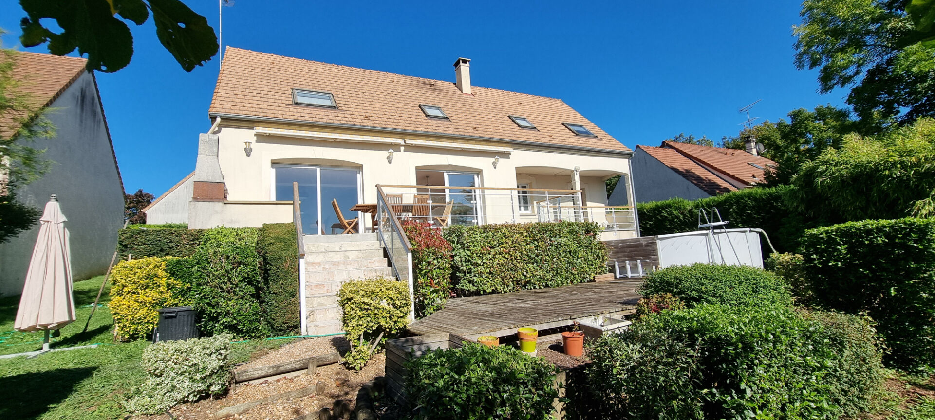 MAISON MAINTENON,  GARE A PIED,  QUARTIER RECHERCHE
