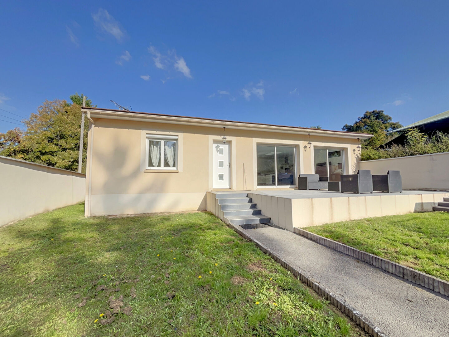 Photo MAINTENON SORTIE Maison 5 pièces 3 chambres image 1/6