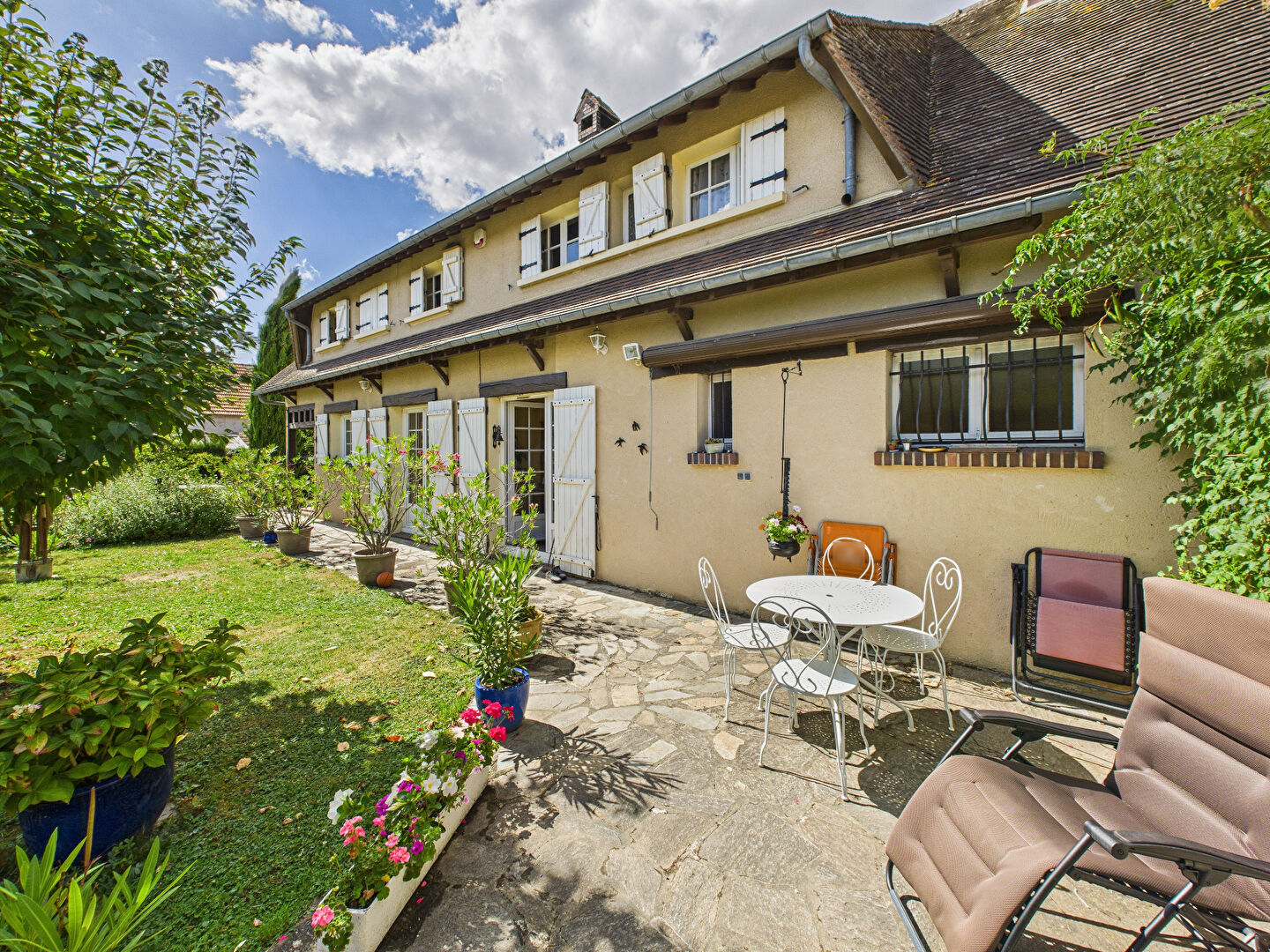 A 18 MINUTES DE HOUDAN - BELLE MAISON ANCIENNE - PROCHE NOGENT LE ROI - 6 PIECES