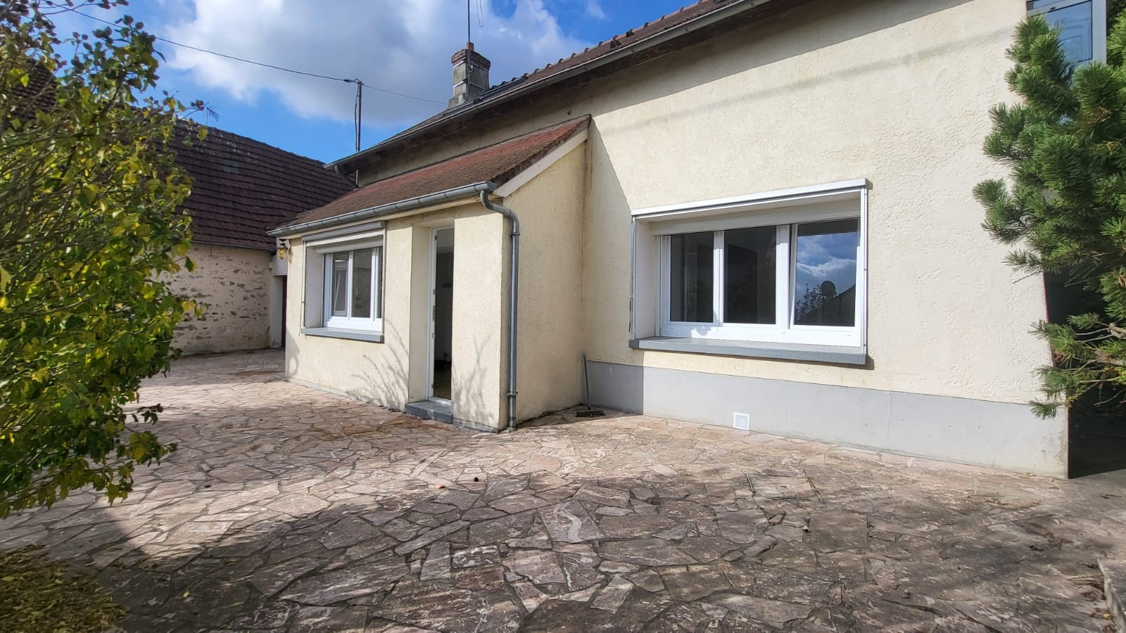 EPERNON SORTIE Maison ancienne + garage, terrain 370 m²
