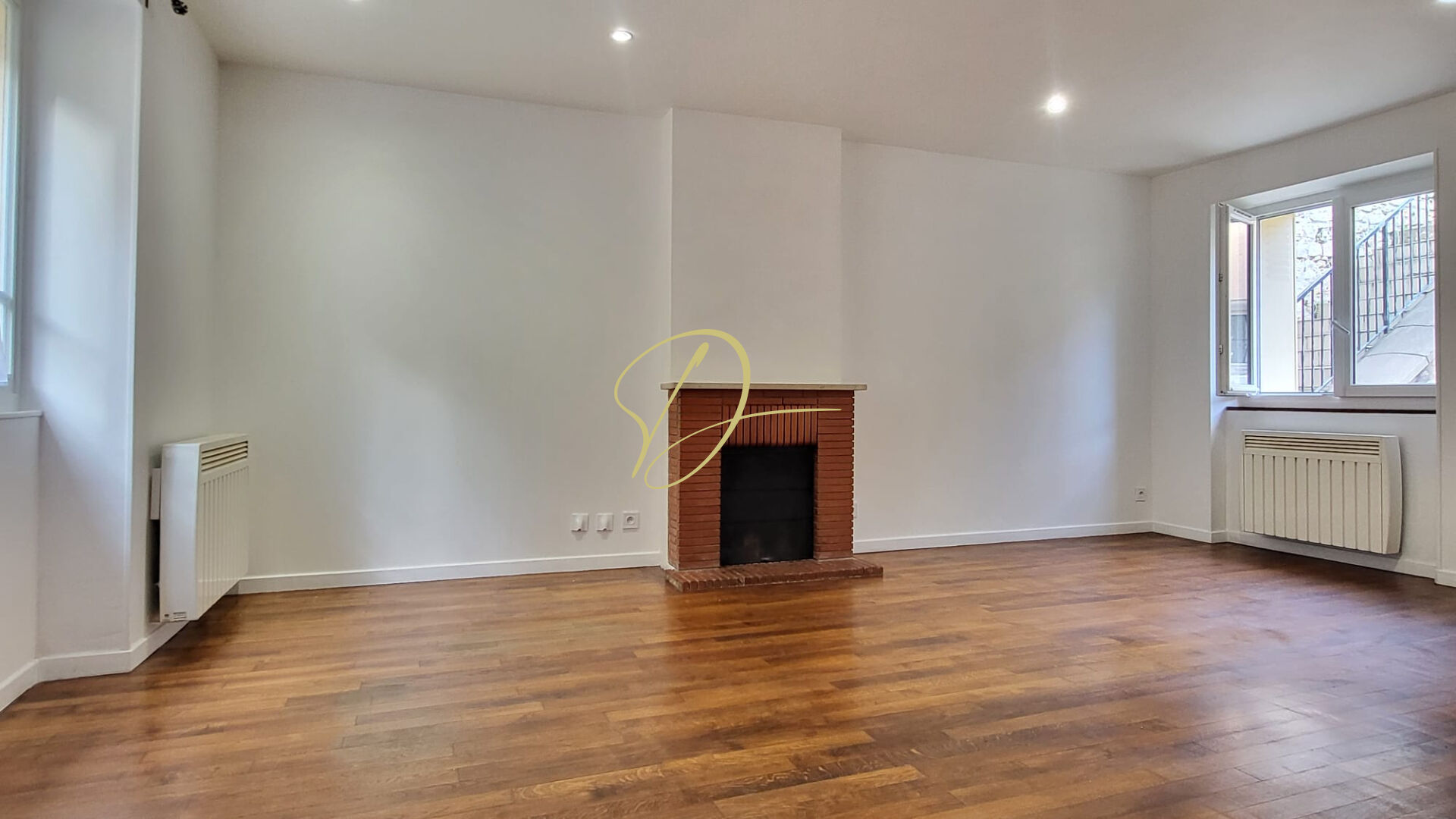 Photo Maison de ville + terrasse et place de parking, EPERNON image 3/6