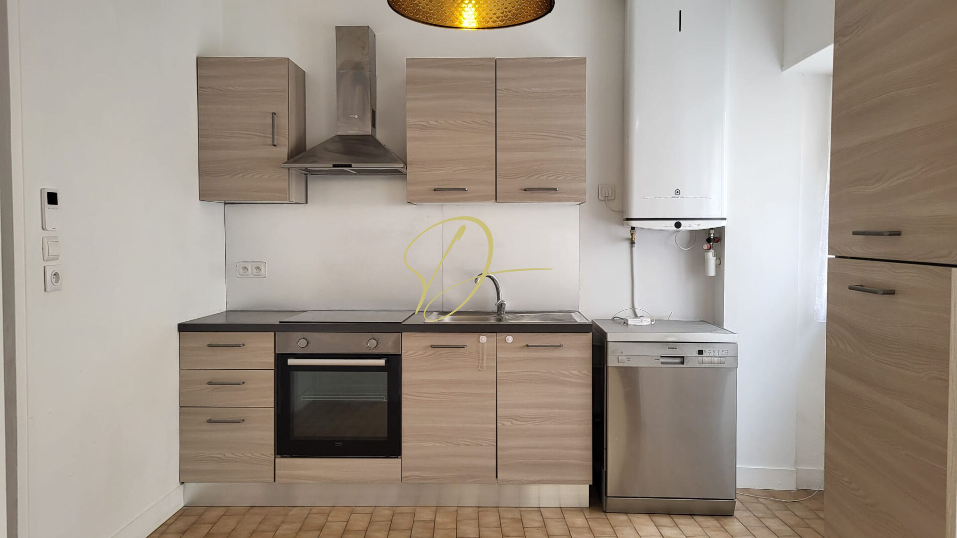 Photo Maison de ville + terrasse et place de parking, EPERNON image 4/6