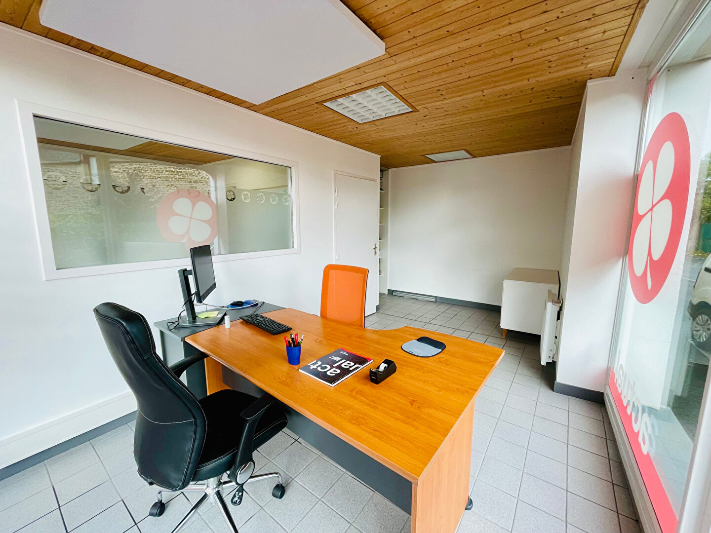 Photo A LOUER : LOCAL COMMERCIAL - SAINT JAMES image 3/5