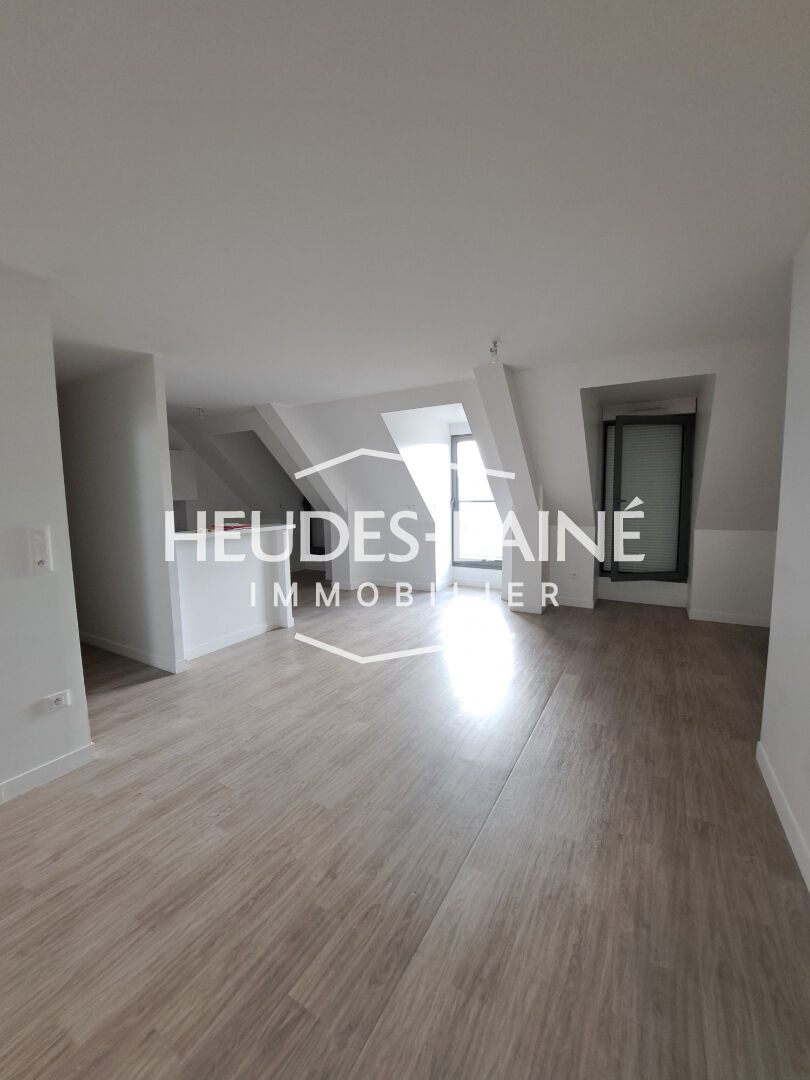 Photo A LOUER : AVRANCHES - Appartement F2- Non Meublé image 1/6