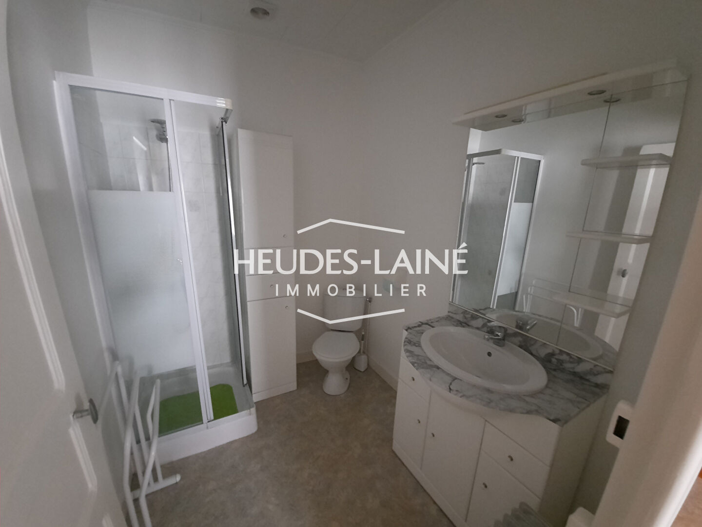 Photo A LOUER : SAINT JAMES - Studio Meublé image 4/6