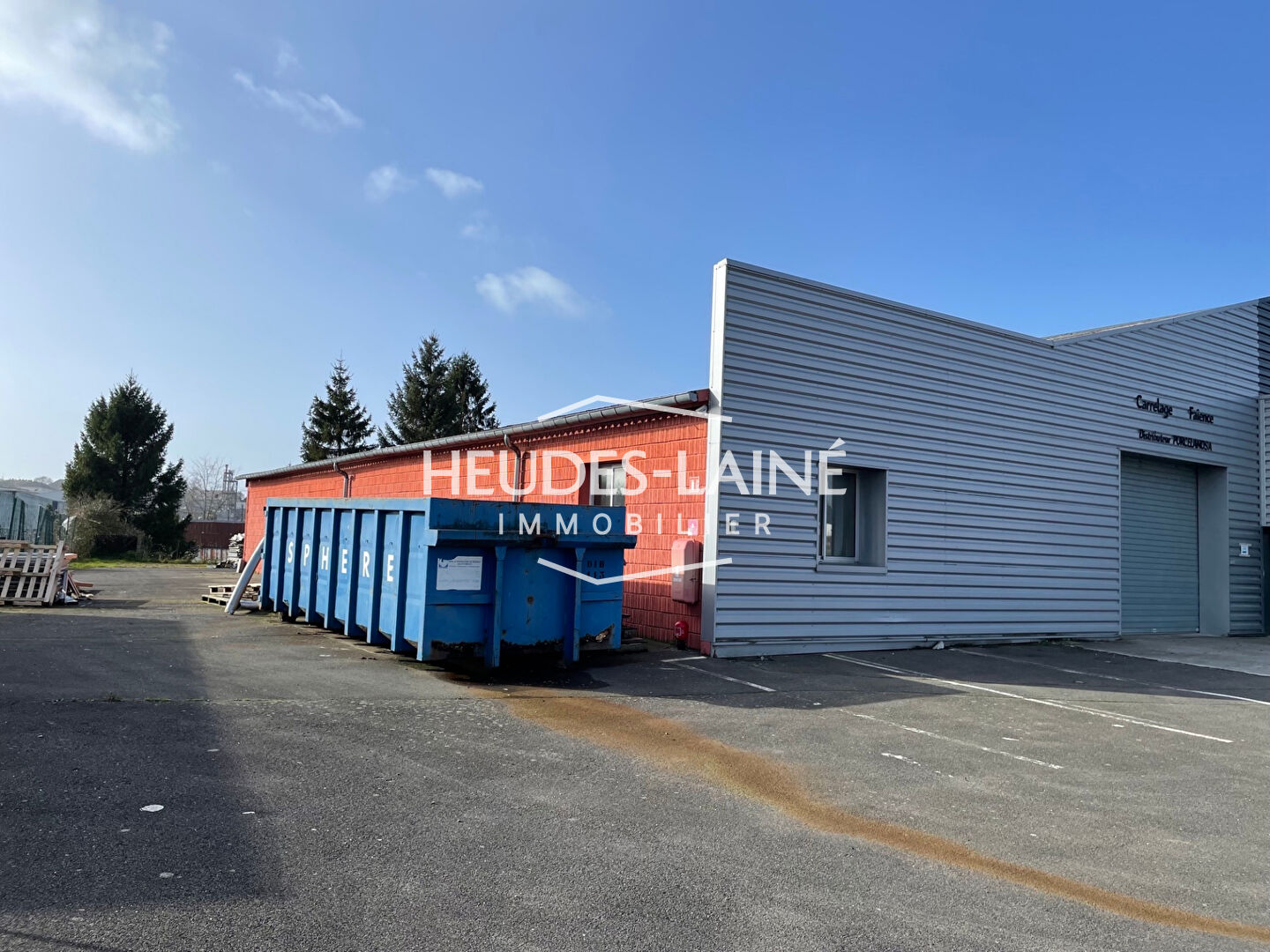 Photo A LOUER : SAINT SENIER SOUS AVRANCHES - LOCAL COMMERCIAL OU PROFESSIONNEL image 3/6