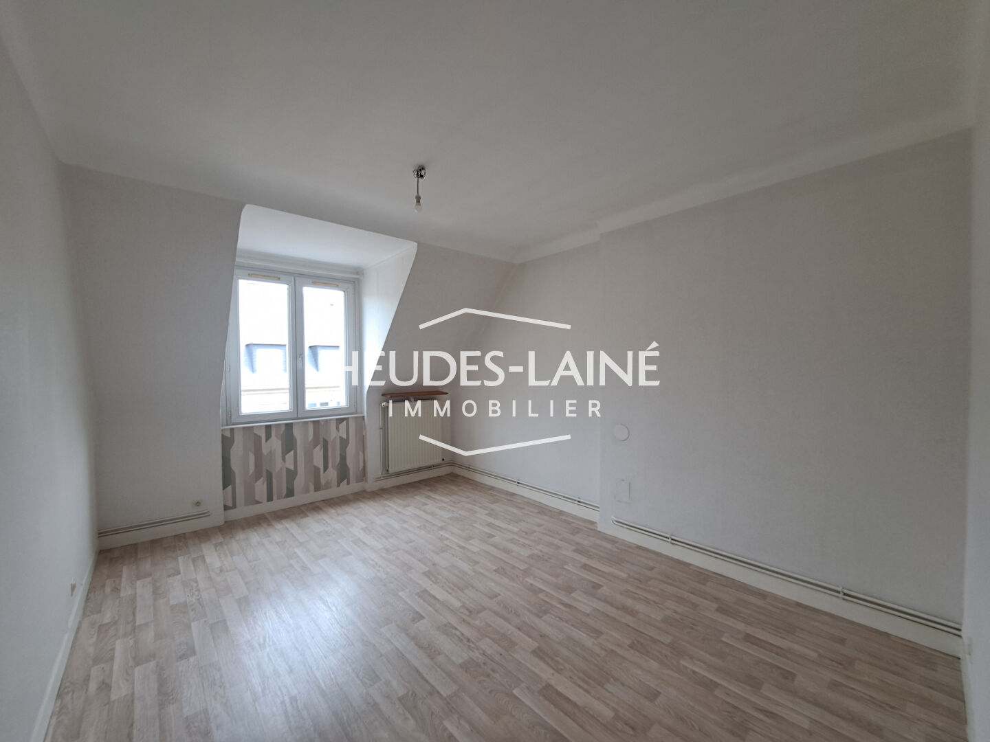 Photo A LOUER : SAINT HILAIRE DU HARCOUET - APPARTEMENT F.2 - NON MEUBLE image 2/5