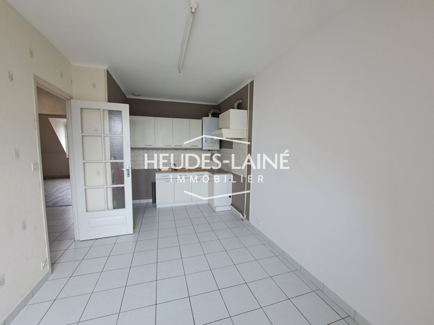 Photo A LOUER : SAINT HILAIRE DU HARCOUET - APPARTEMENT F.2 - NON MEUBLE image 3/5