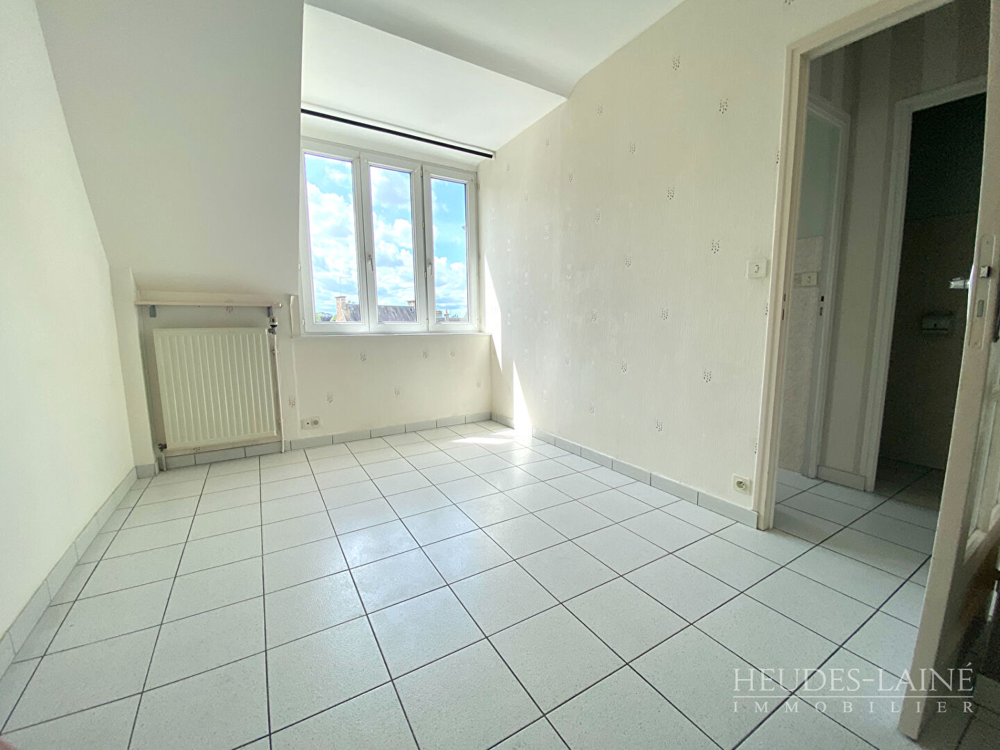 Photo A LOUER : SAINT HILAIRE DU HARCOUET - APPARTEMENT F.2 - NON MEUBLE image 4/5