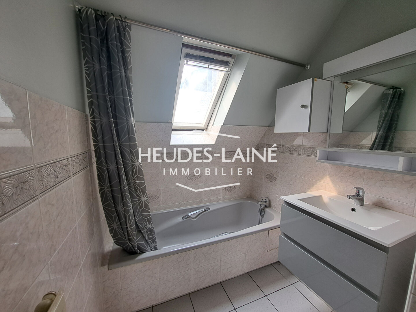 Photo A LOUER : SAINT HILAIRE DU HARCOUET - APPARTEMENT F.2 - NON MEUBLE image 5/5