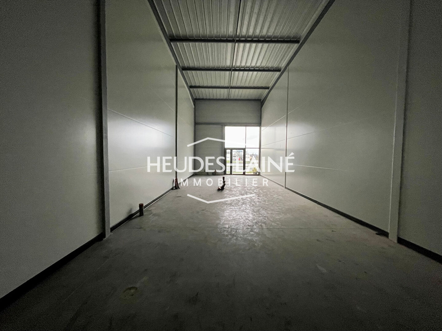 Photo A LOUER : SARTILLY BAIE BOCAGE - LOCAL COMMERCIAL 80 M² ENVIRON image 3/4