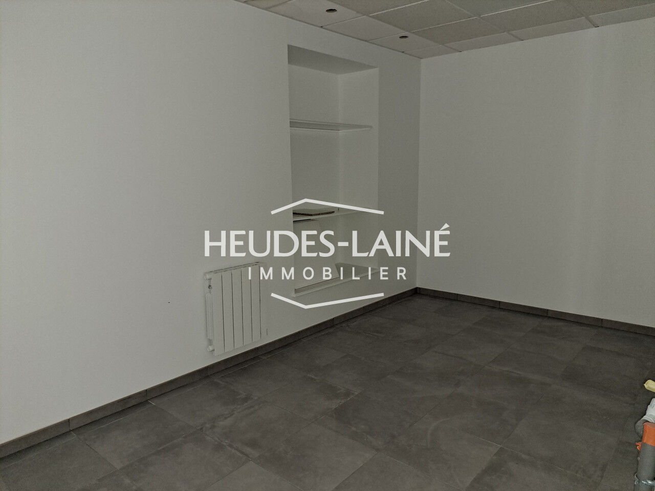 Photo Local commercial Saint James 45 m2 image 3/3