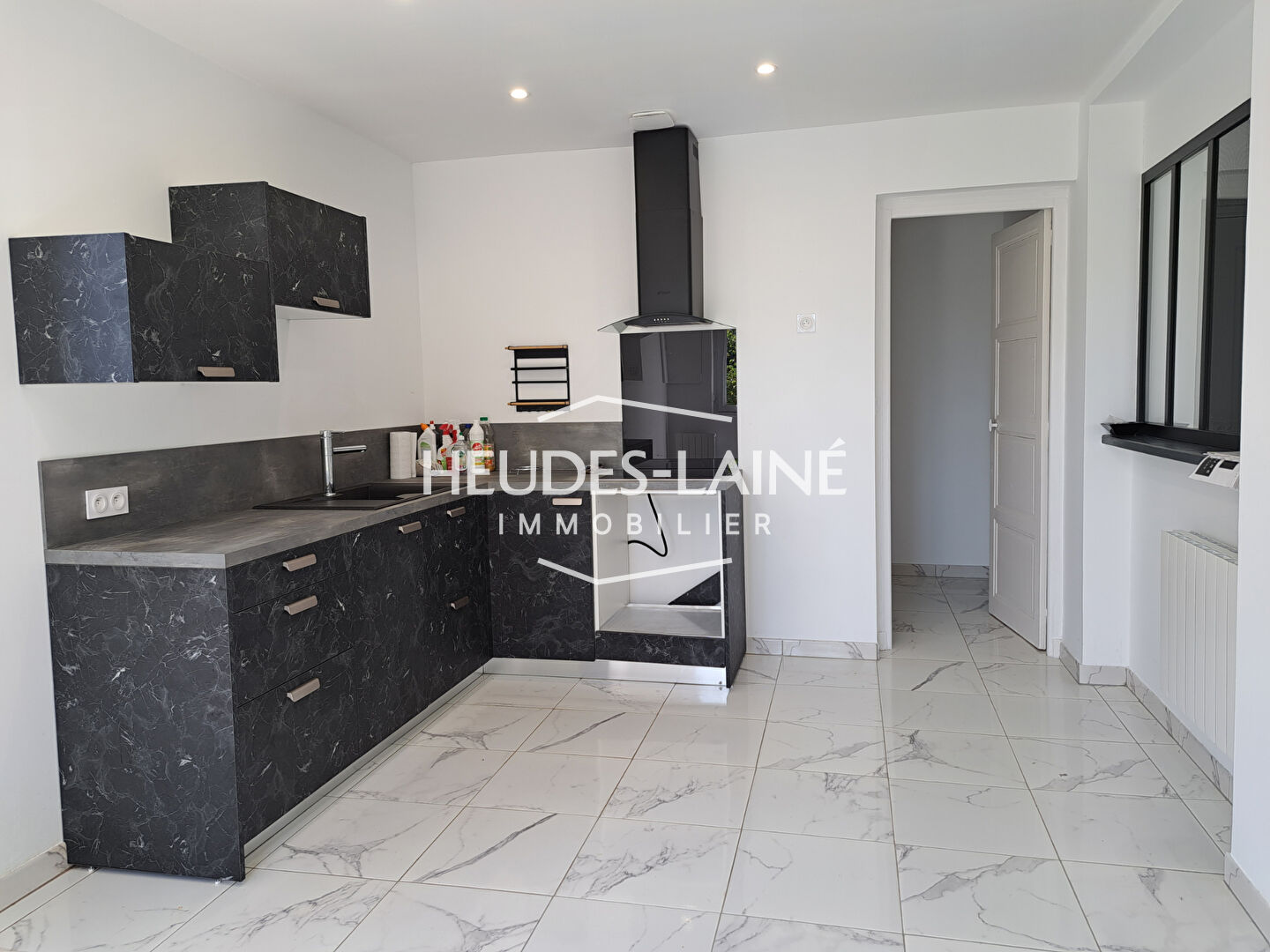 Photo A LOUER : MORTAIN - F2- Non meublé image 2/6