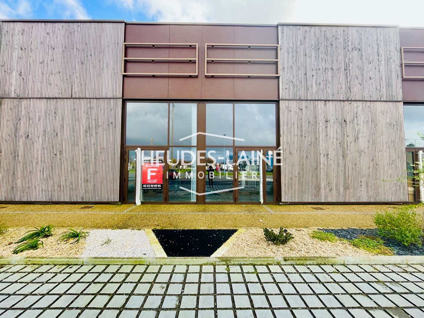 Photo A LOUER : SARTILLY BAIE BOCAGE - LOCAL COMMERCIAL 166 M² image 1/4