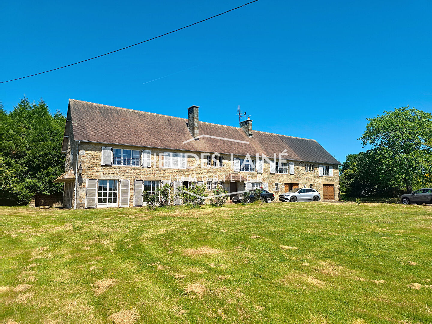 Manche -Saint Pois - Longère sur un parc de 14 200 m²