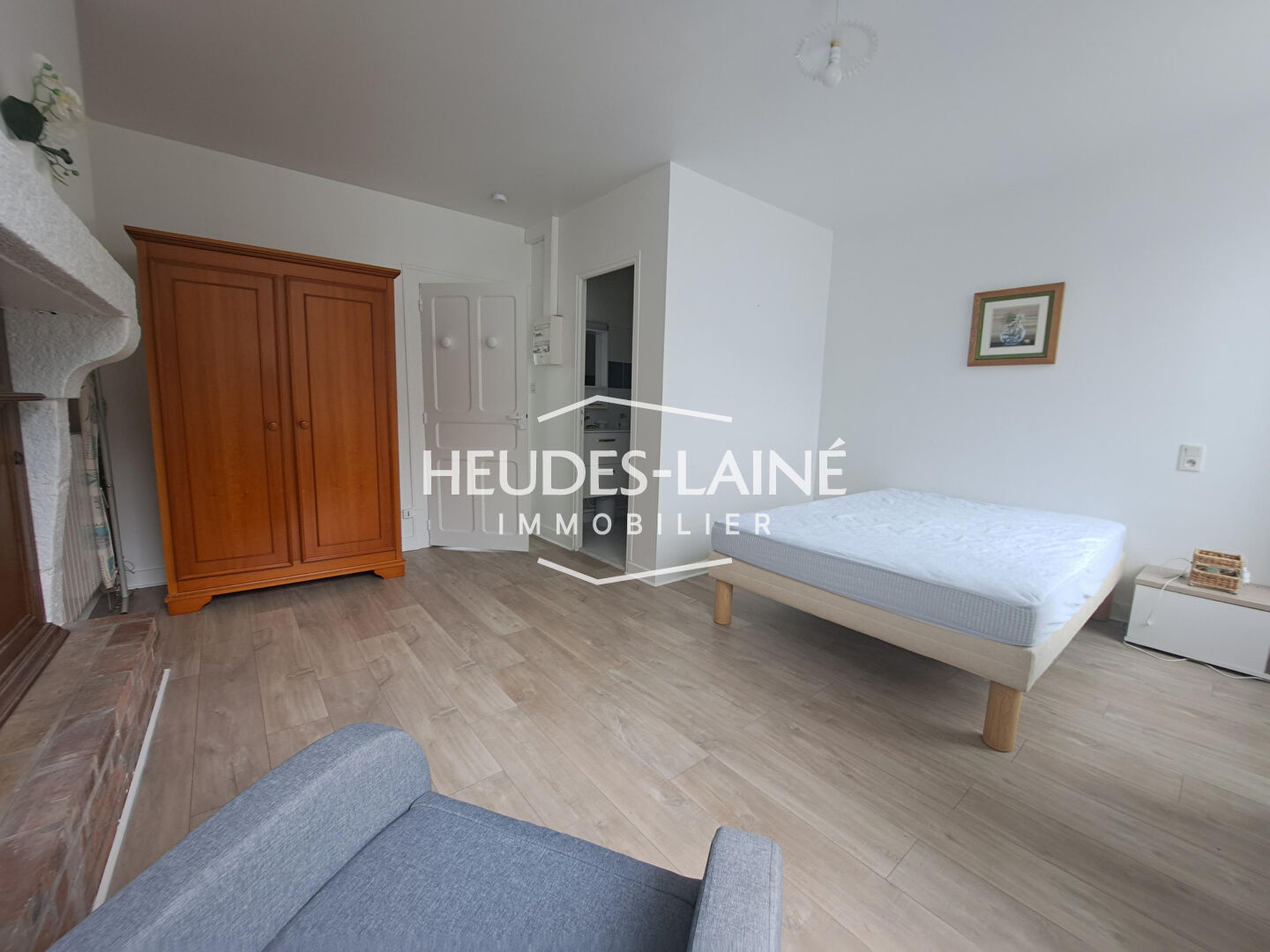 Photo A LOUER - ST HILAIRE- Appartement F.2 - meublé image 5/6