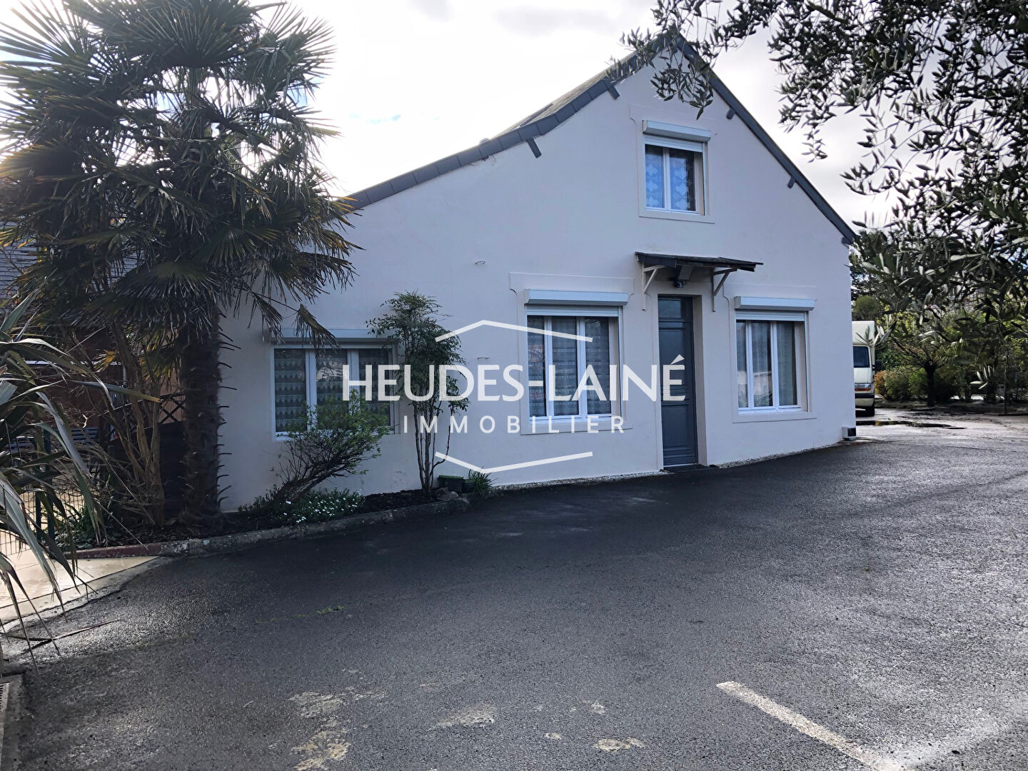 Photo SAINT JEAN LE THOMAS - ensemble immobilier à vendre - maison et gîte à vendre - 50530 image 2/6