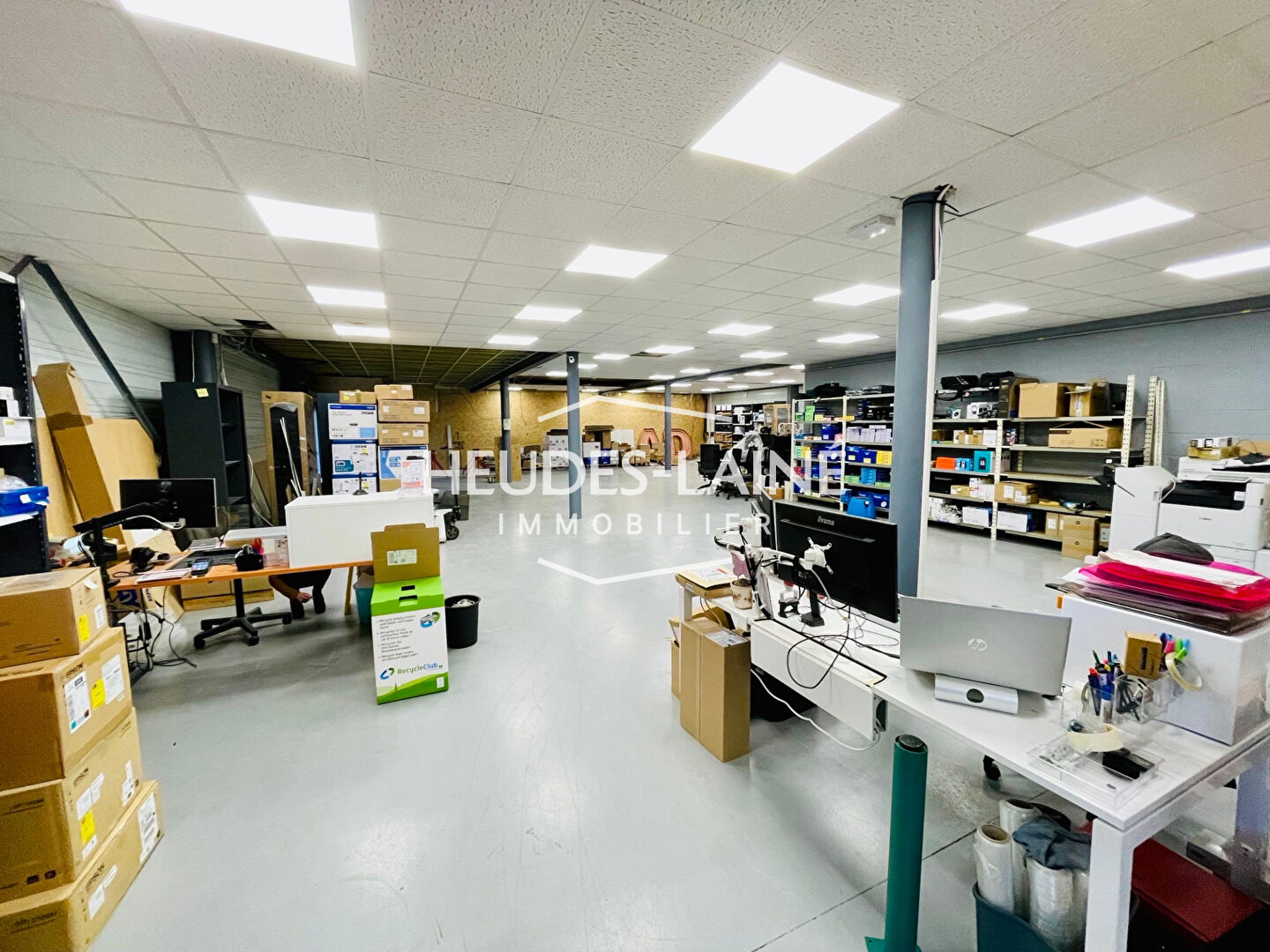 Photo A LOUER : LE VAL SAINT PERE- LOCAL COMMERCIAL image 2/6