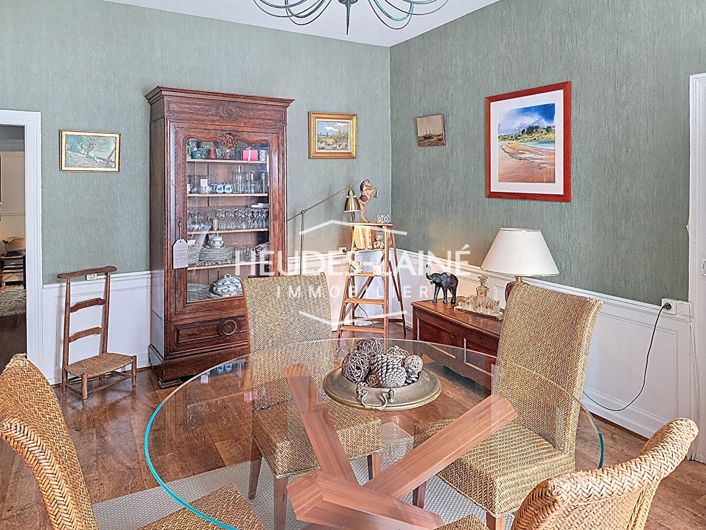 Photo Charmante Maison Familiale en Pierre avec Jardin Arboré - AVRANCHES - Centre ville image 2/6