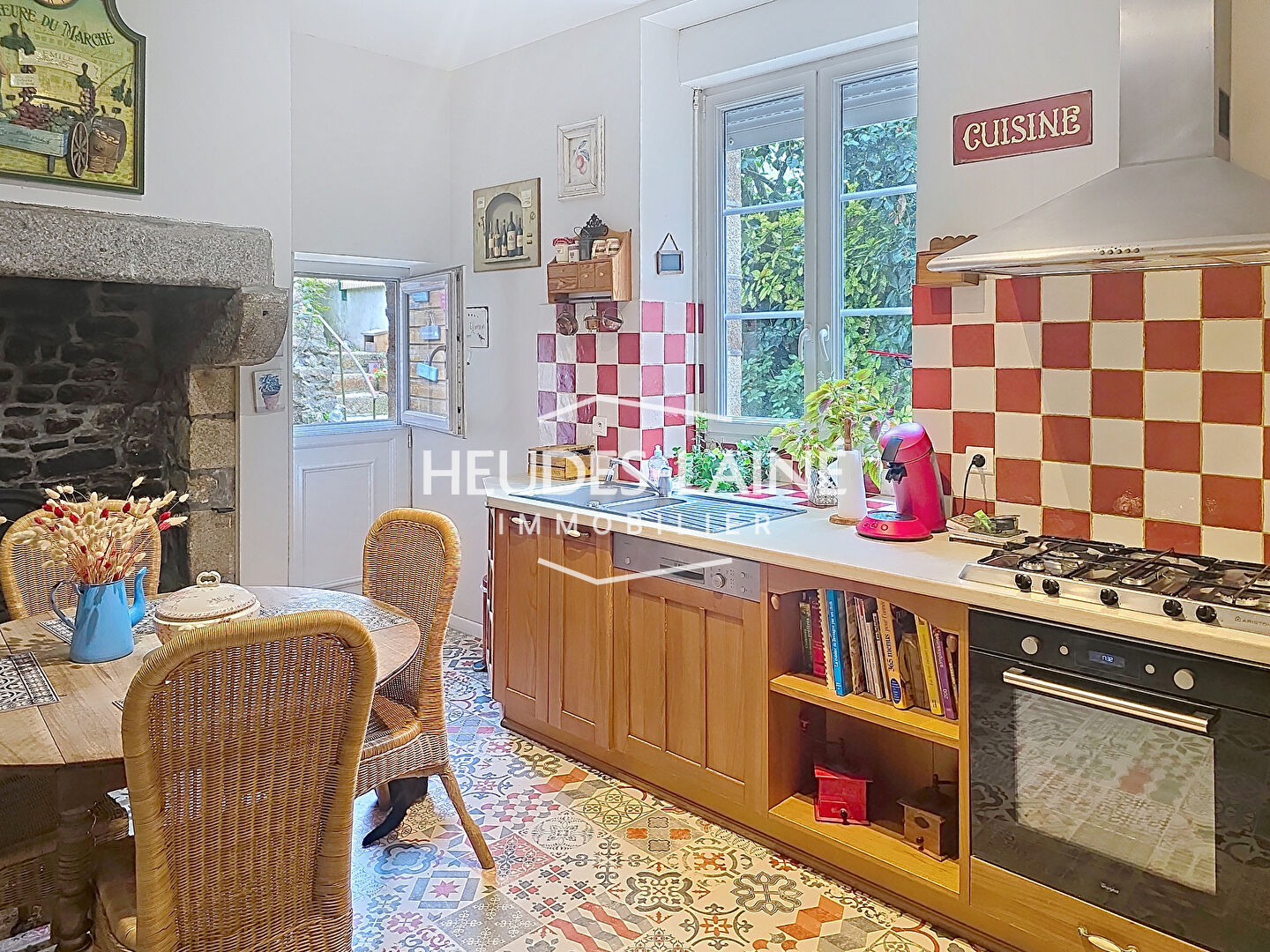 Photo Charmante Maison Familiale en Pierre avec Jardin Arboré - AVRANCHES - Centre ville image 6/6