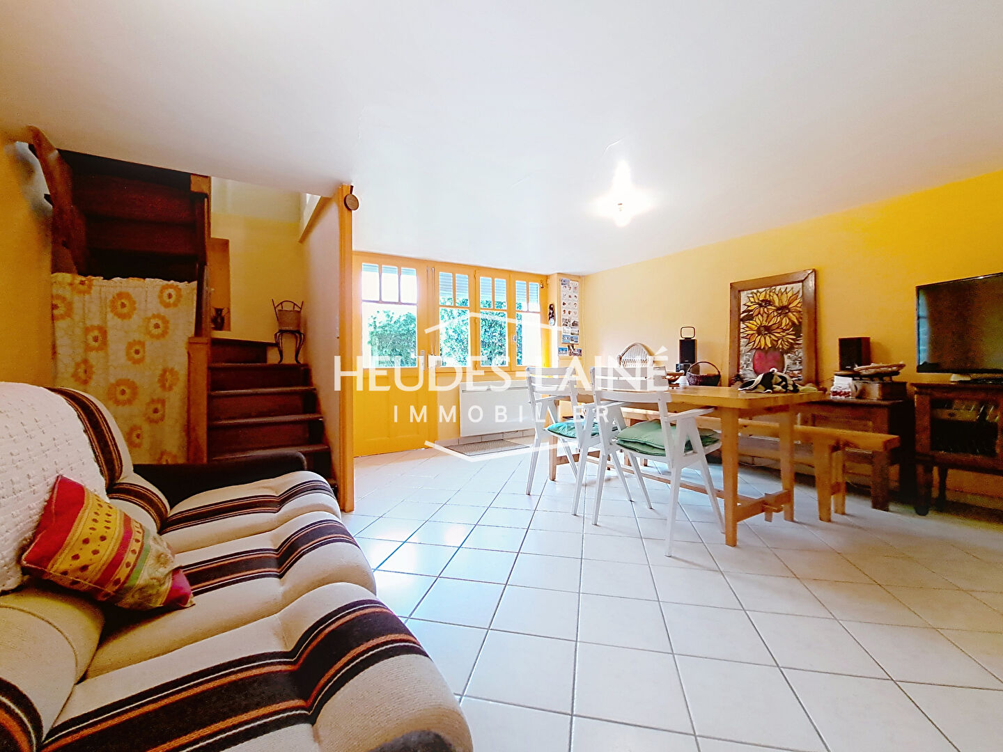 Photo SAINT-PAIR-SUR-MER - Maison des années 30 en pierres à vendre - 50380 image 2/6