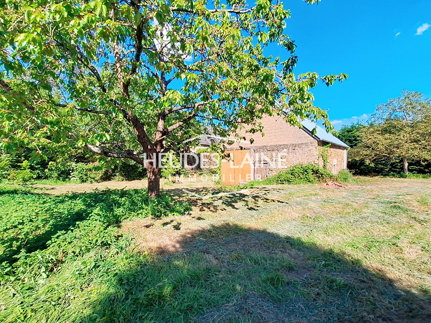 Photo TERRAIN CONSTRUCTIBLE avec Maison à rénover + dépendances 50220 JUILLEY - 1er achat ou investisseur image 3/6