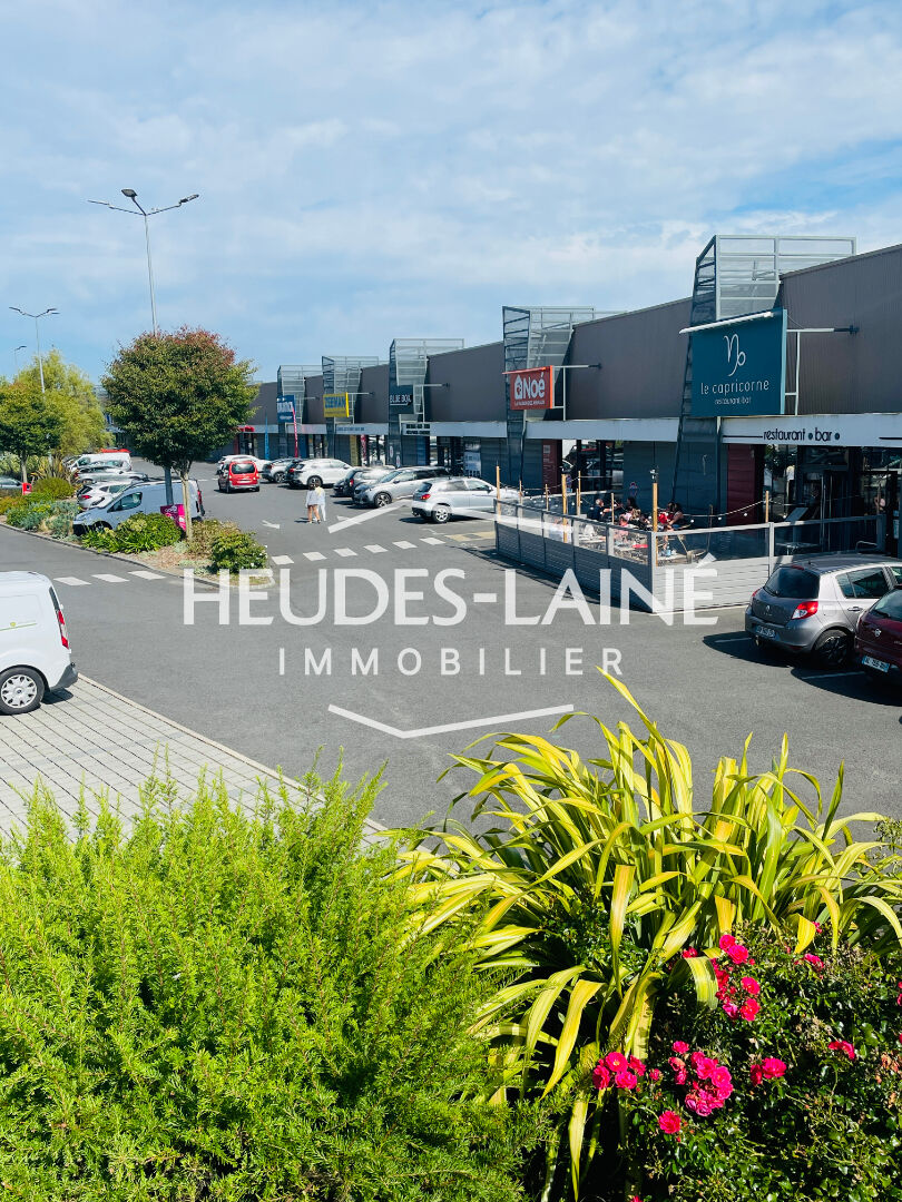 A LOUER : AVRANCHES  - LOCAL COMMERCIAL 400 M² ENVIRON