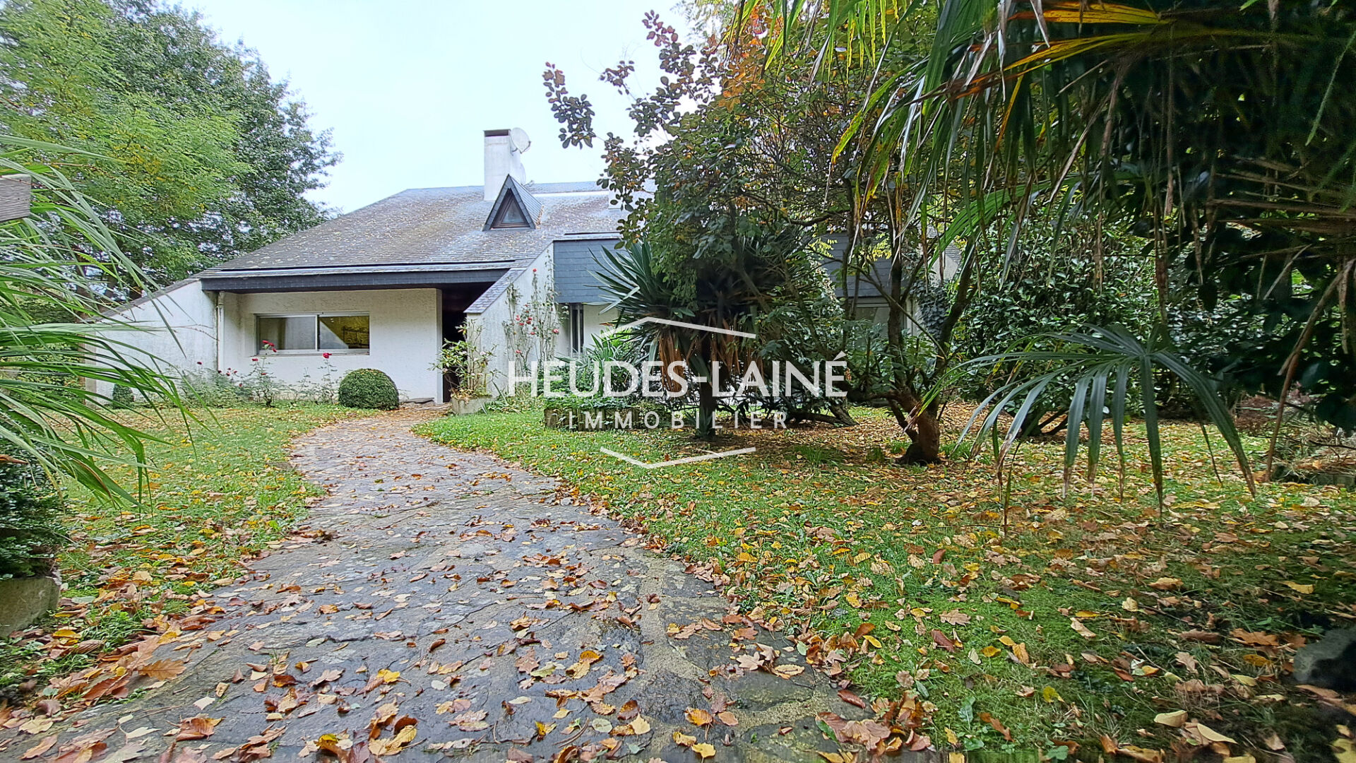 Photo SAINT-PAIR-SUR-MER - Maison d'architecte sur magnifique parc arboré à vendre - 50380 image 2/6