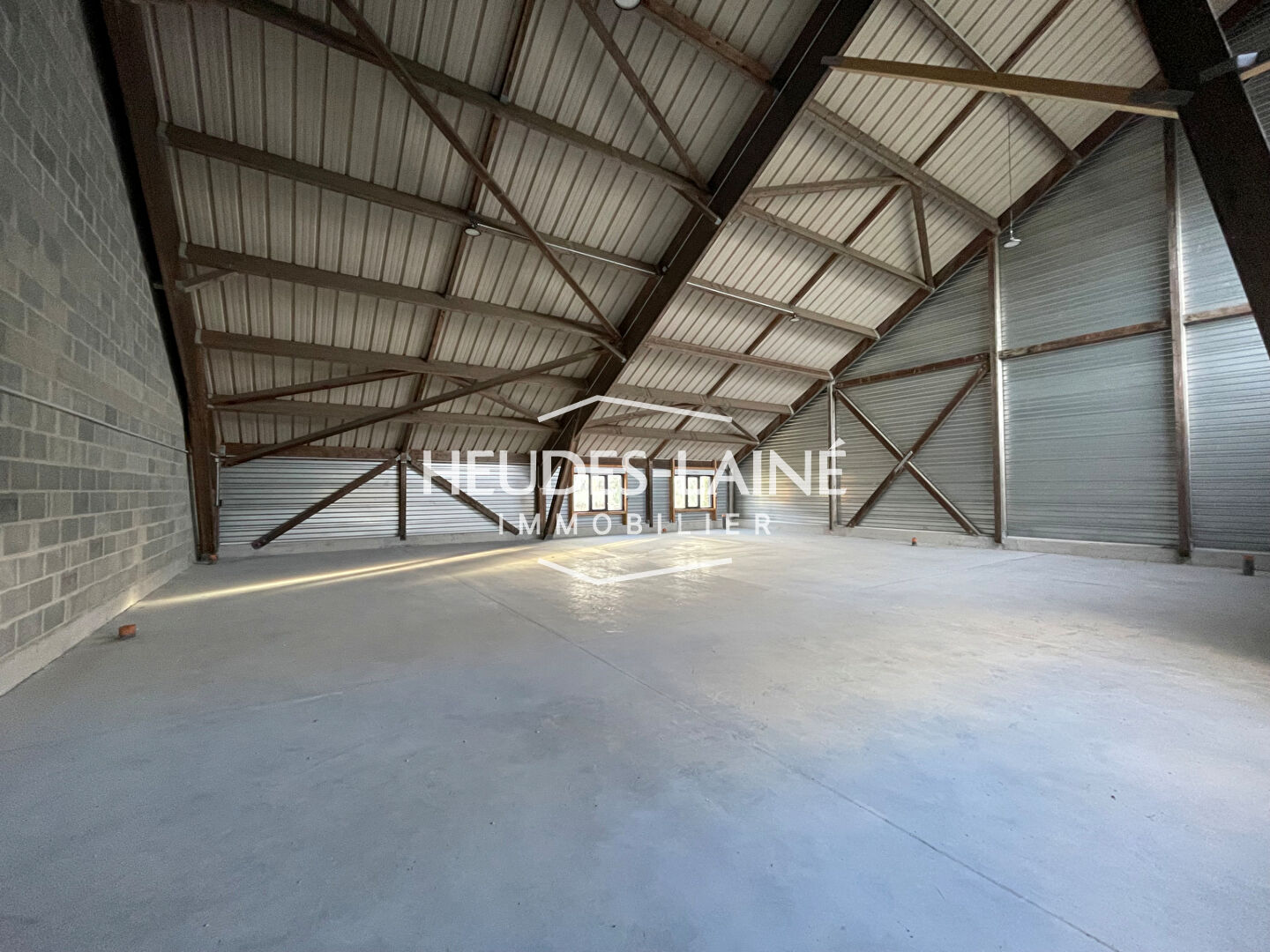 Photo A LOUER : TIREPIED SUR SEE - LOCAL COMMERCIAL 250 M² ENVIRON image 2/5