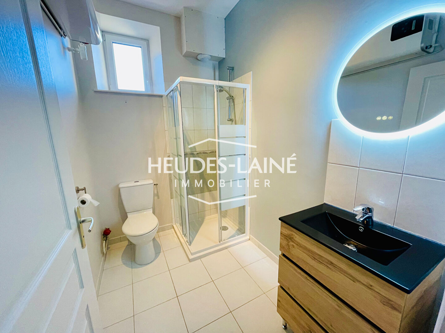 Photo A LOUER : AVRANCHES - APPARTEMENT F.2 - NON MEUBLE image 4/6