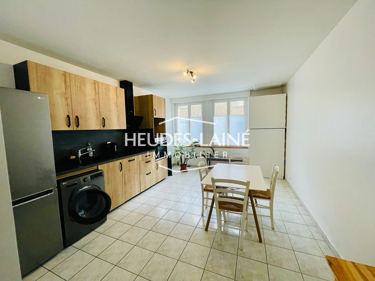 A LOUER : AVRANCHES - APPARTEMENT F.3 - MEUBLE