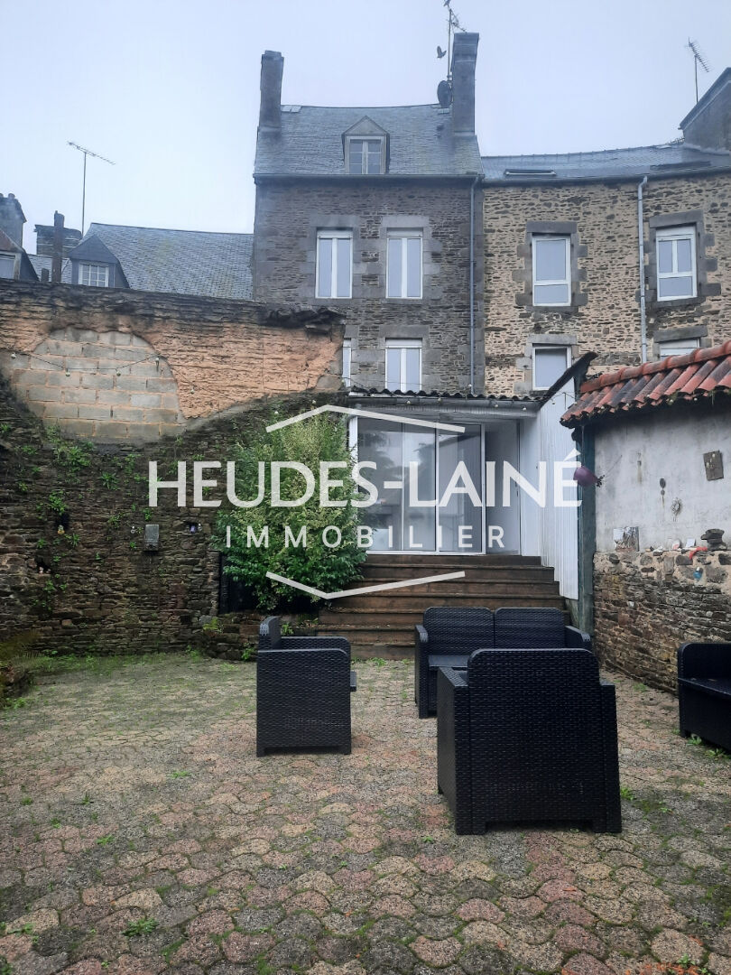 Immeuble de rapport ou habitation principale avec location.