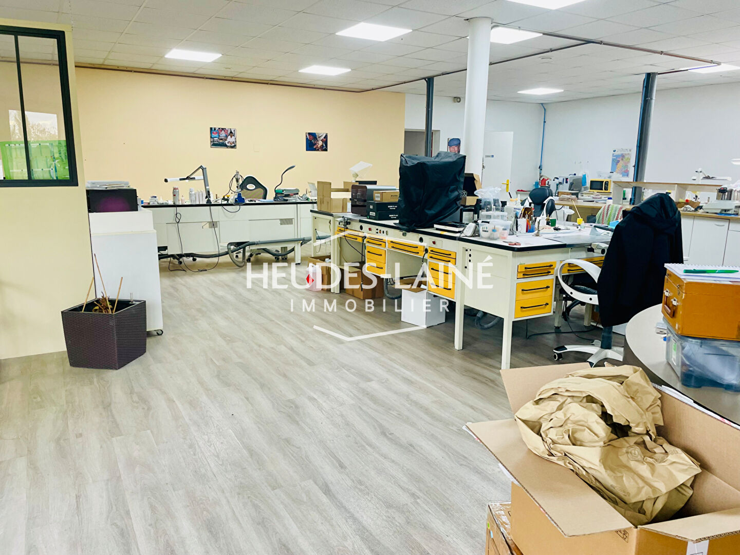 Photo A LOUER : LE VAL SAINT PERE - LOCAL COMMERCIAL - 210 m² environ image 3/6