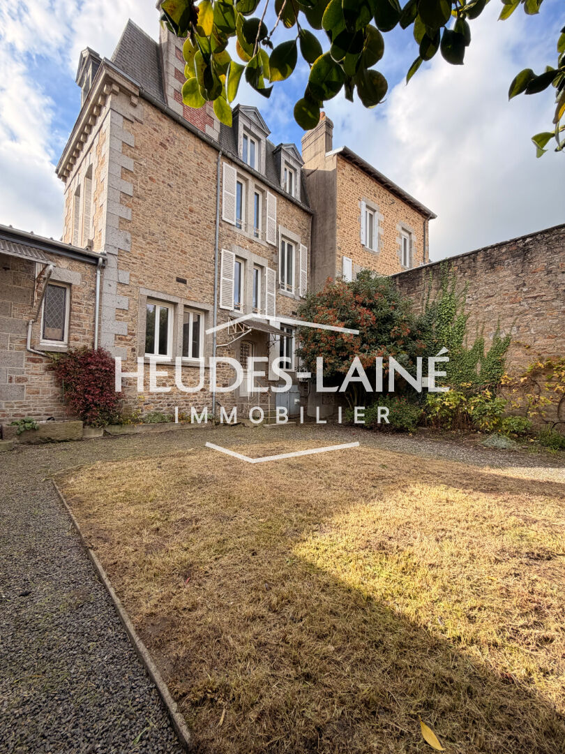 A LOUER : AVRANCHES - Maison F.7 - Non Meublée